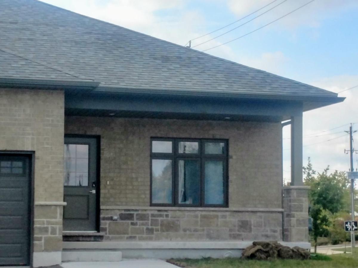 Boardwalk Homes - Executive Townhomes Kitchener Extérieur photo