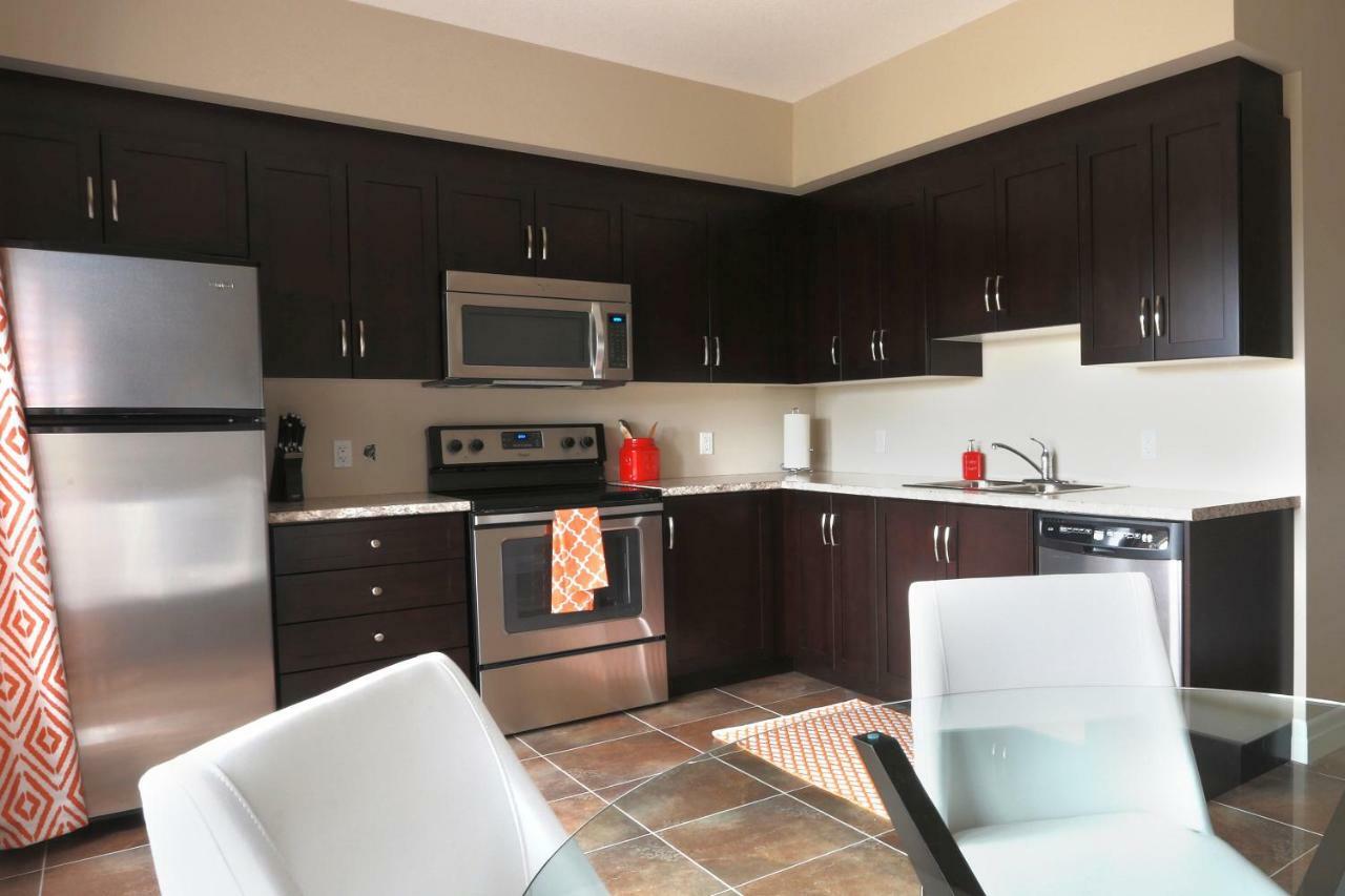 Boardwalk Homes - Executive Townhomes Kitchener Extérieur photo